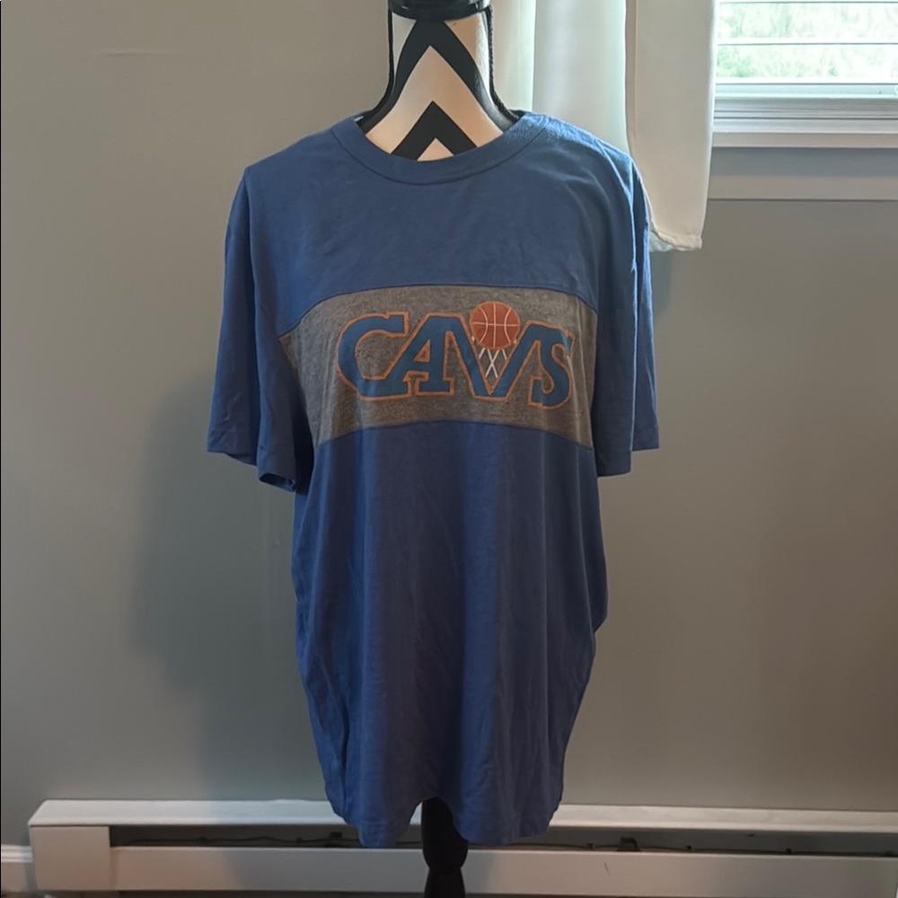 HOMAGE Cleveland Cavaliers Vintage CAVS Logo Graphic Tee